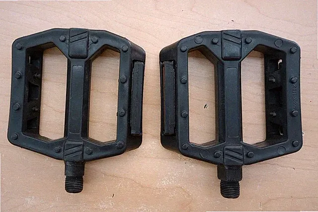 2 Pedals For Huffy 27.5" Vertis 36V Electric Mountain Bike, (E5825)