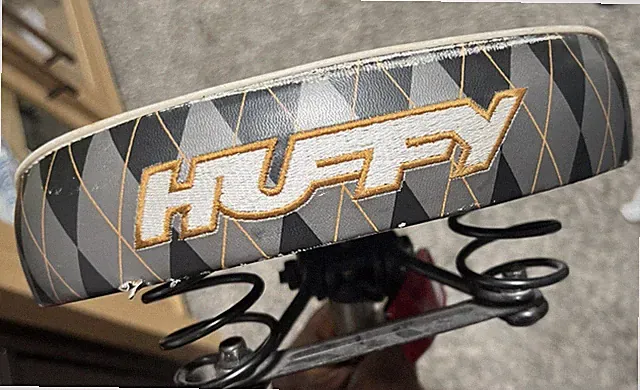 HUFFY Bicycle Seat Saddle w/ Seat Post & Rear Reflector – Black/Gray – Used