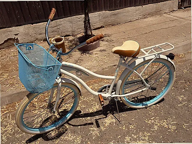 Huffy Nel Lusso Women's Cruiser Bike