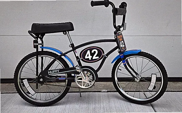 Huffy Thunder Road Vintage BMX . Great looking bike. Ready to ride or display.