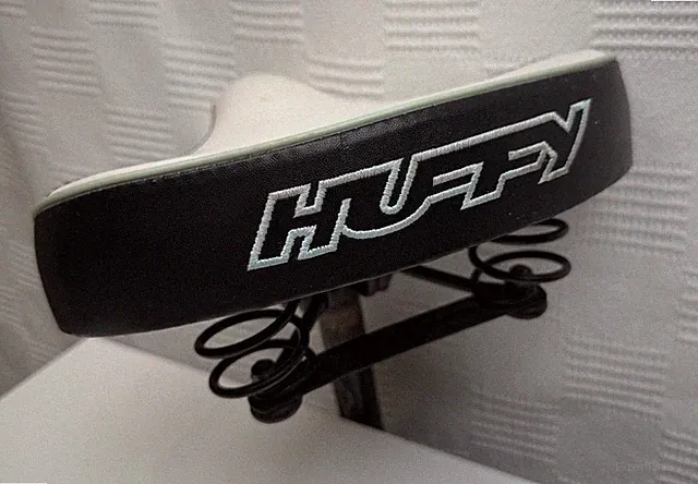 Huffy Wide Cruiser Saddle with Dual Springs – White/Gray – 240mm × 250mm – Good