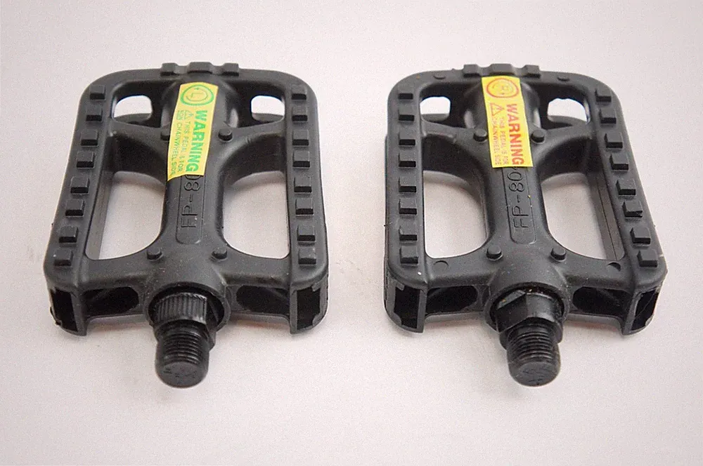 New Schwinn Huffy Replacement Bike Bicycle Pedal Set 2 Nylon Pedals FP FP804