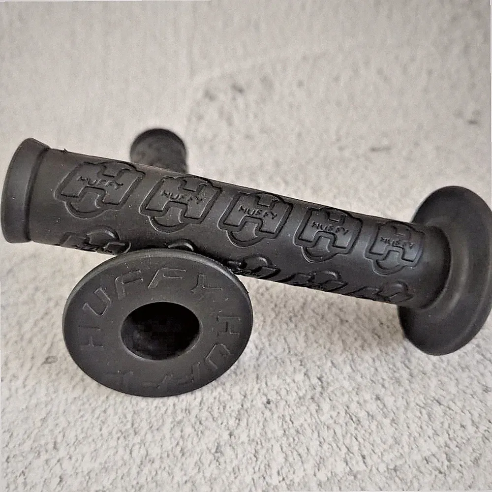 Unused Old HUFFY BMX Bicycle Grips Rubber BLACK NOS Handlebar Mid School GT OGK