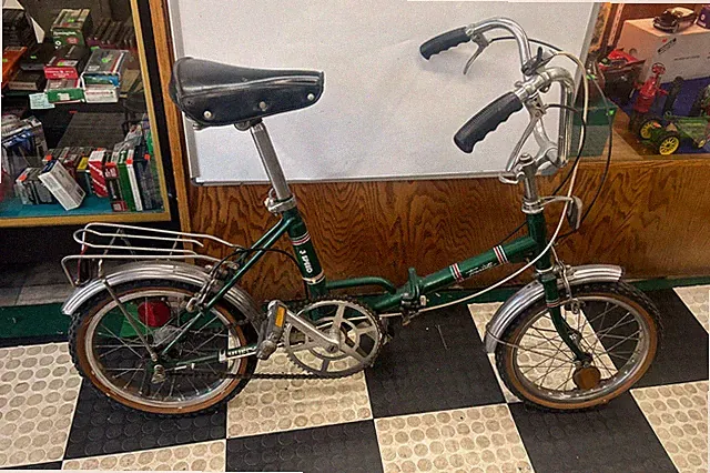 Vintage 1981 Huffy Tourista Foldable Bike, 3 Speed