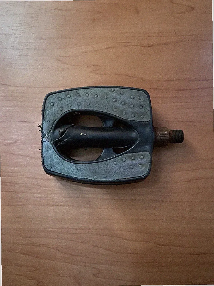 Vintage Huffy Bike Plastic Foot Pedals 1/2 Inch