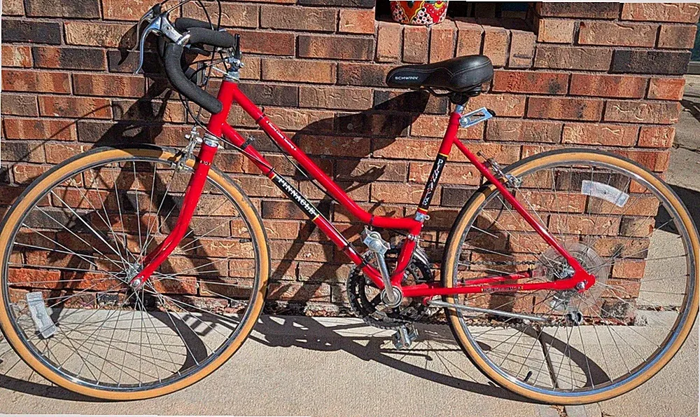 Vintage Huffy Schwinn Pinnacle Red Road Bike 53cm 27" Wheels 1986 Touring Bike